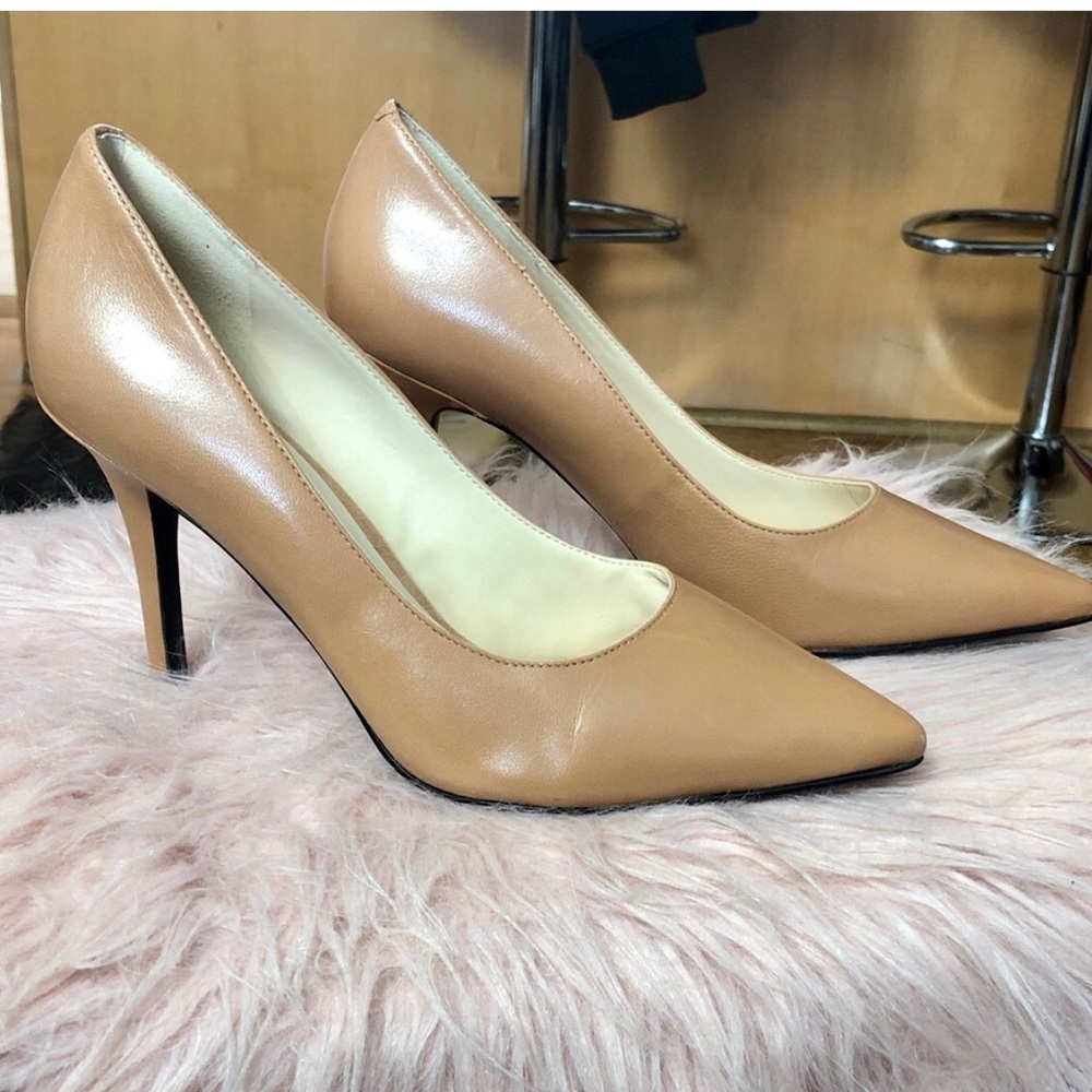 Nine West Women's Classic Tan Heels